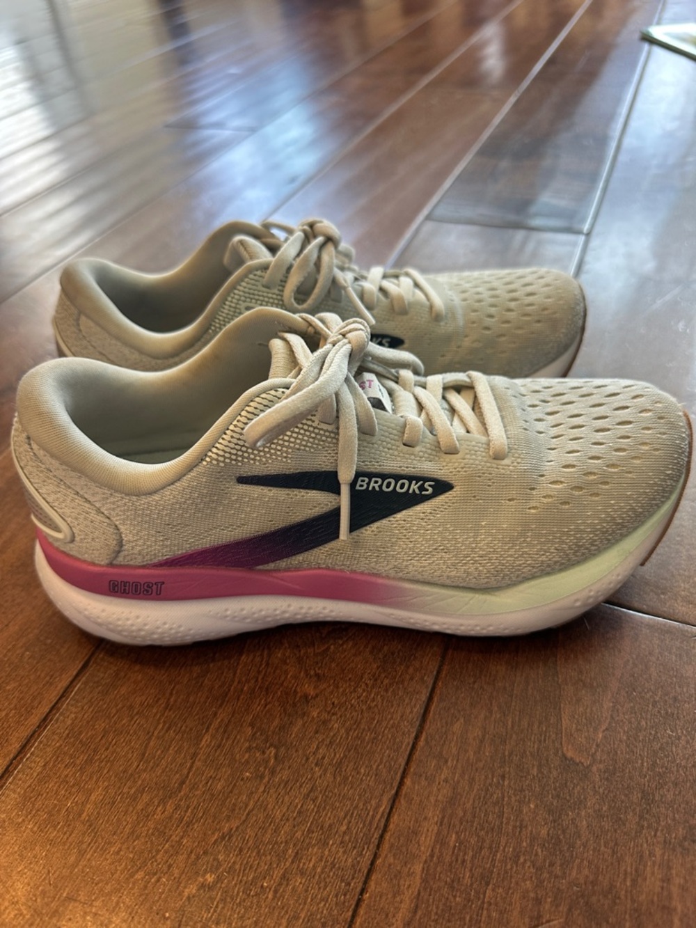 Brooks Ghost 16 Women's Running Shoes - Light Grey with Pink Accent